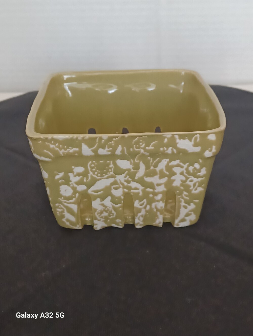 Anthropologie "Countryside Stoneware Berry Basket" Olive Green & white. 4x4